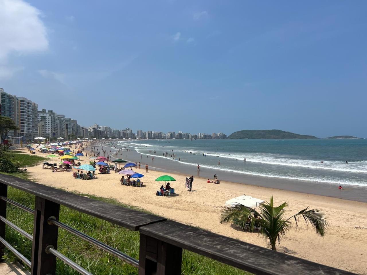 Apt 3Q Luxo Com Ar E Jacuzzi Na Beira Mar Гуарапари Экстерьер фото